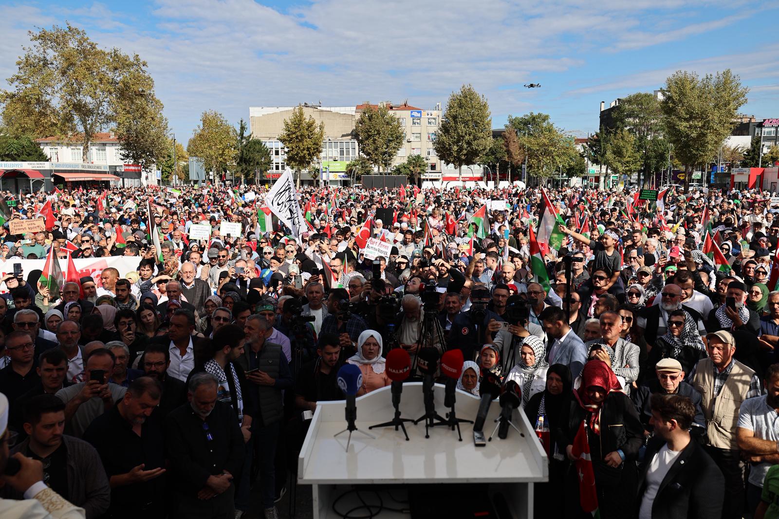 Başkan Alemdar: “Sakarya mazlumun yanında olduğunu bir kez daha gösterdi”