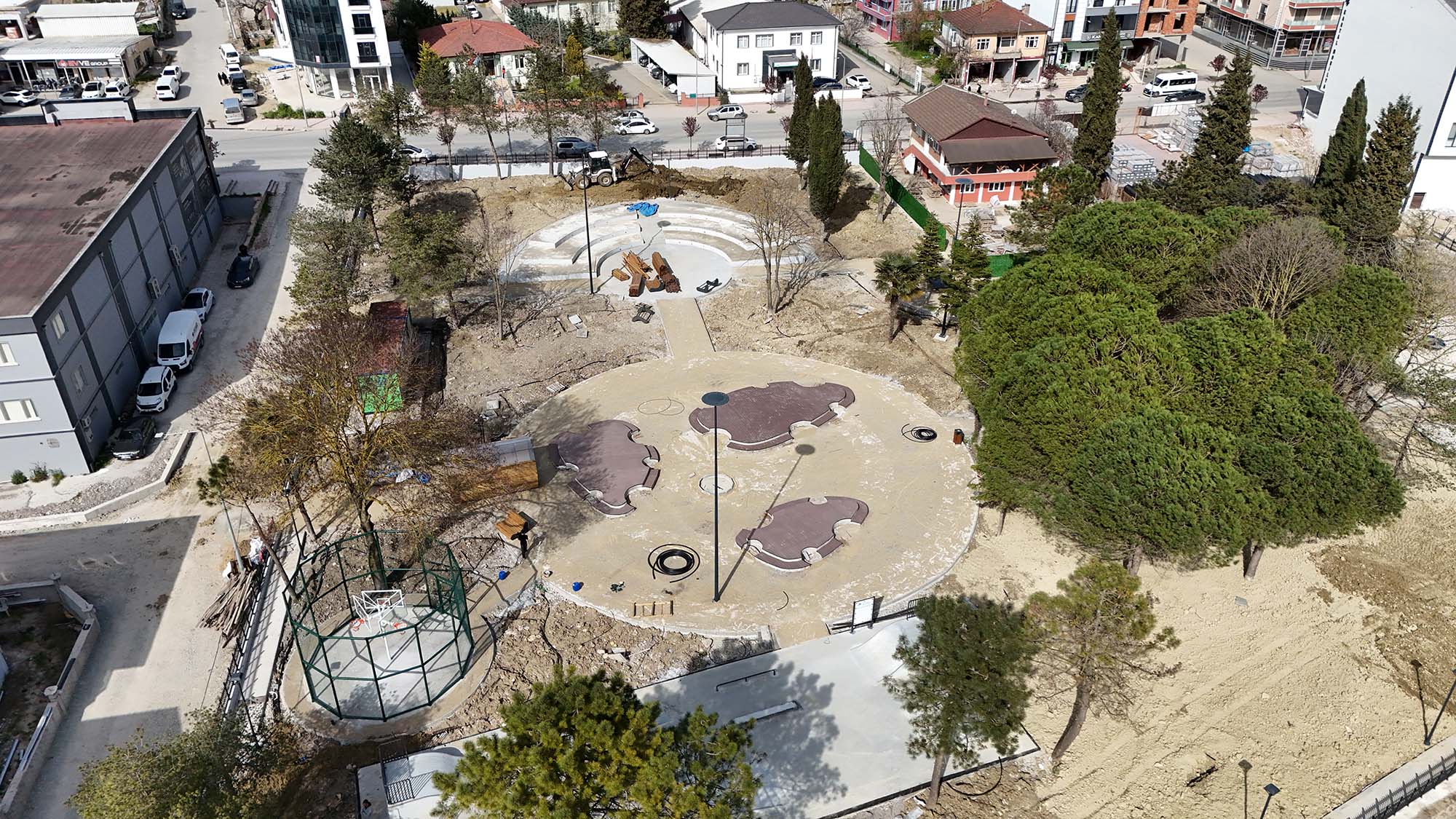 Kaynarca yeni buluşma noktasına kavuşuyor: Satranç alanı, ayak tenisi, tırmanma alanı, kaykay pisti…