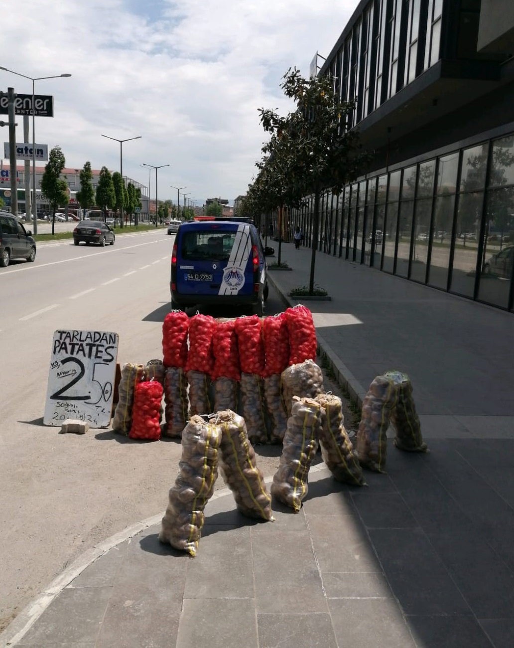 Zabıtadan seyyar satıcılara sıkı denetim