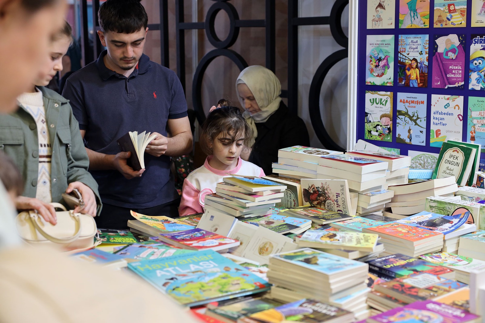 Sakarya Çocuk Edebiyatı Fuarı hafta sonunda doldu taştı
