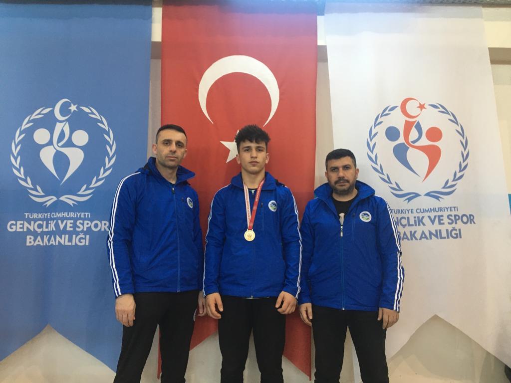 Büyükşehirli sporcular Kick Boks’ta kürsüde