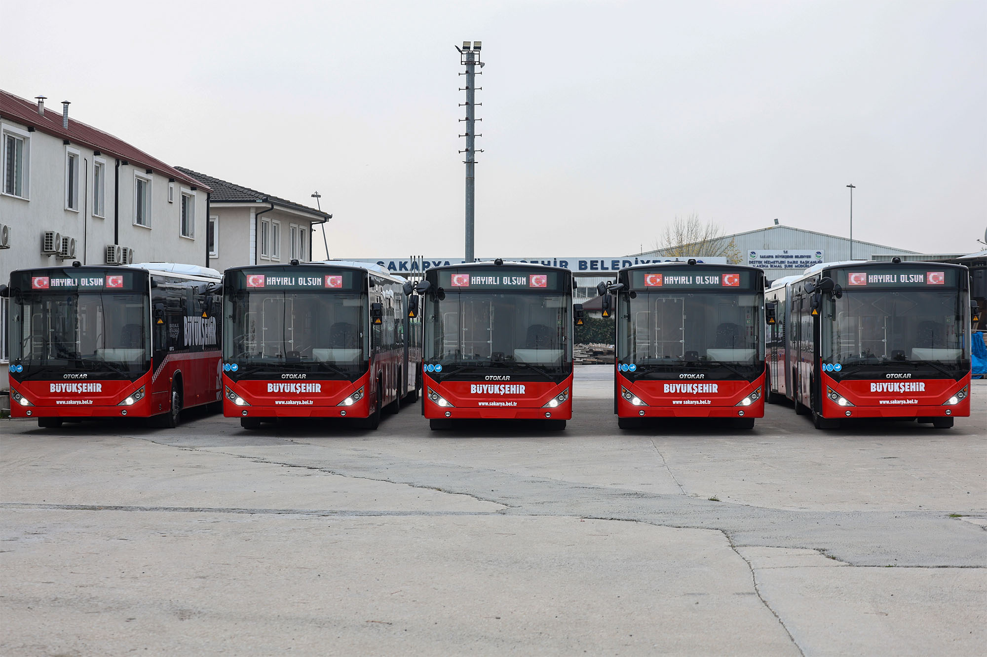 Büyükşehir’in metrobüs filosuna 5 araç daha dahil oldu