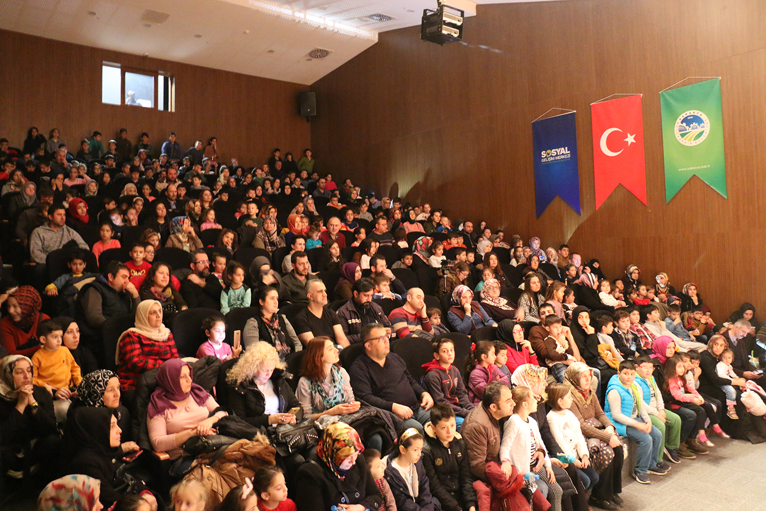 ‘Nasreddin Hoca’ Akyazı SGM’de sahnelendi