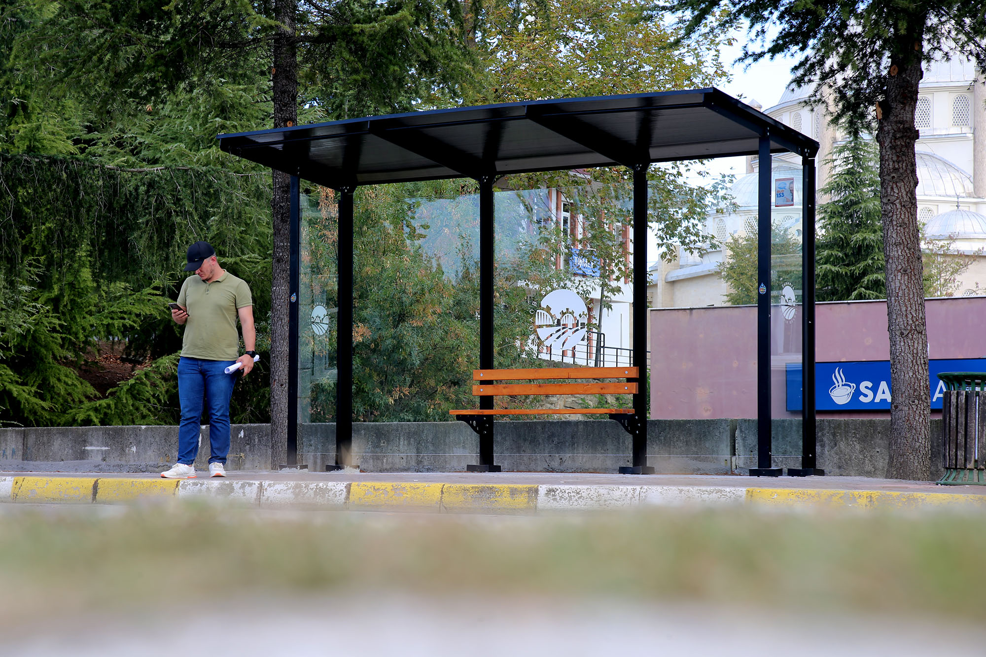 Kampüste yeni durakların montajı tamam