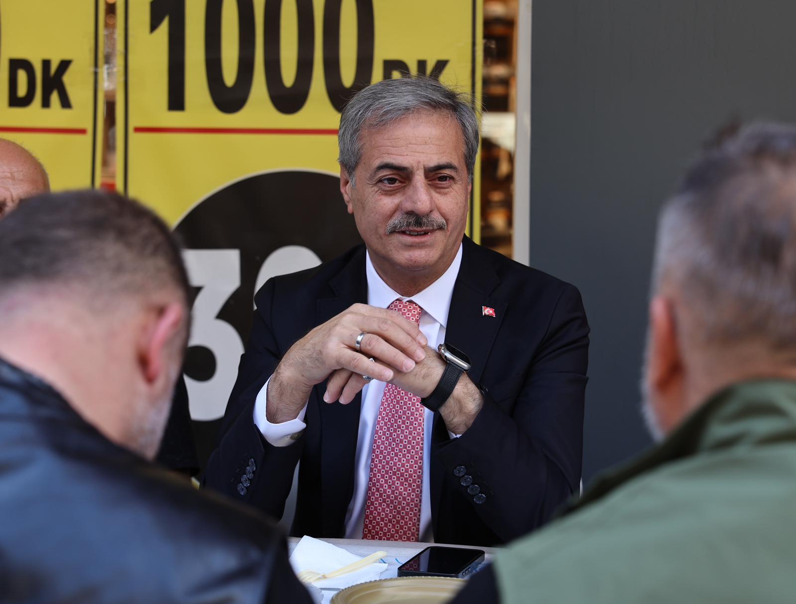 “Şehrimizin hafızası olan esnaflarımızla bir ve beraber olmaya devam edeceğiz”