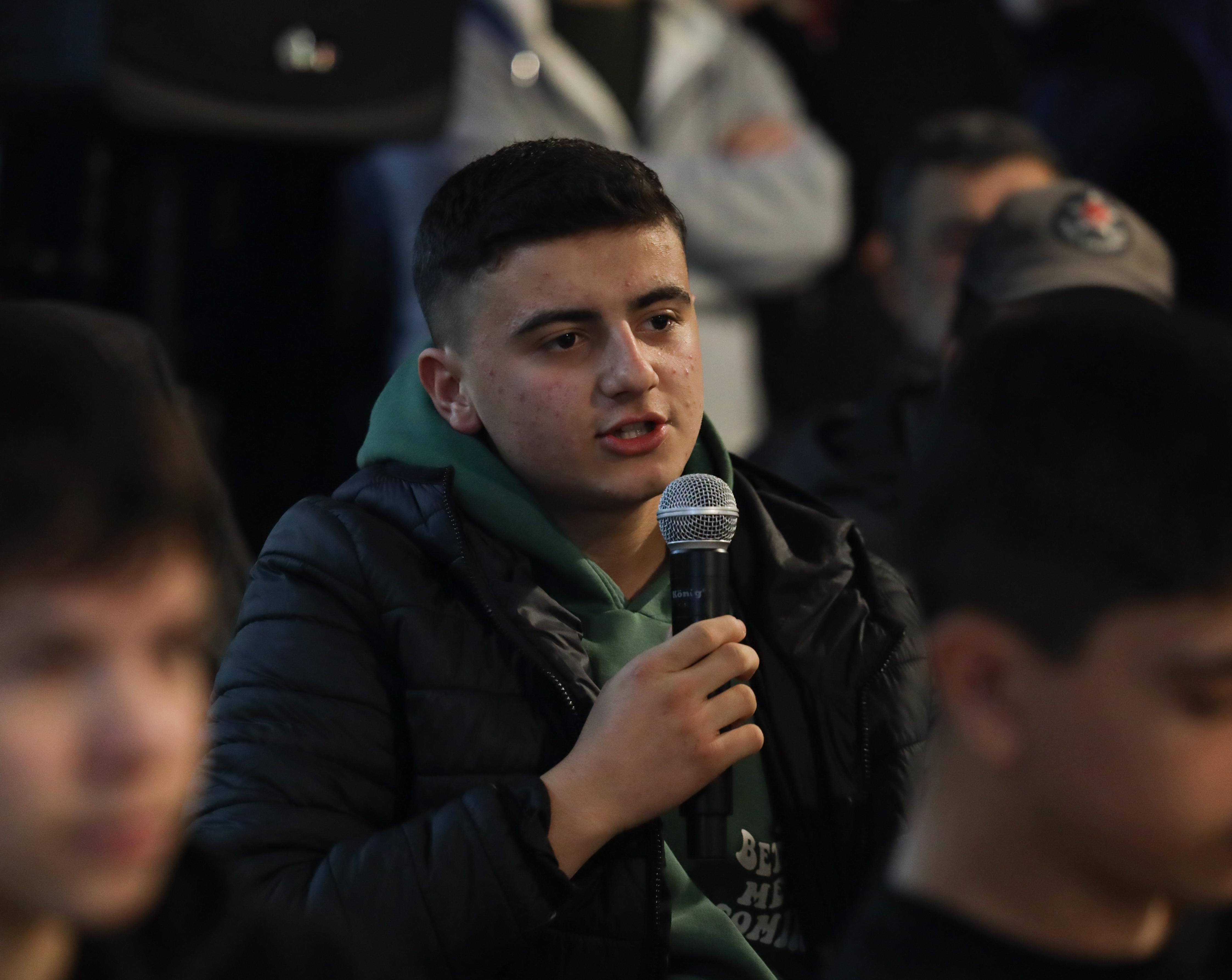 Gençler için Kapalı Spor Salonu, Bilim Merkezi, Kütüphane…