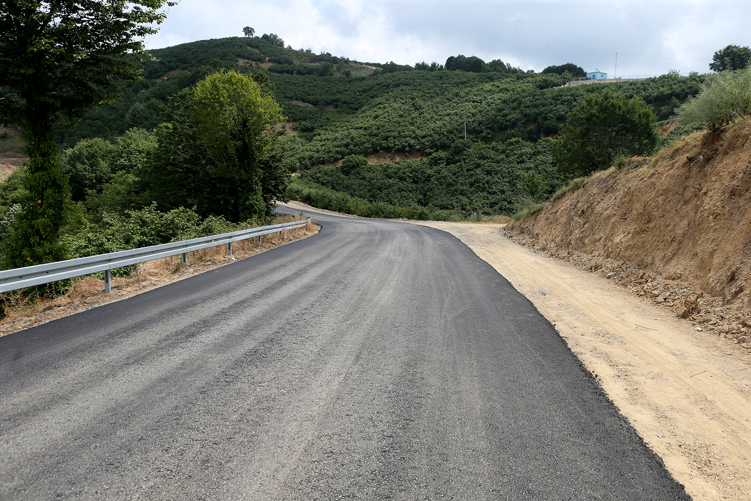 Büyükşehir kırsalda ulaşım ağını yeniliyor