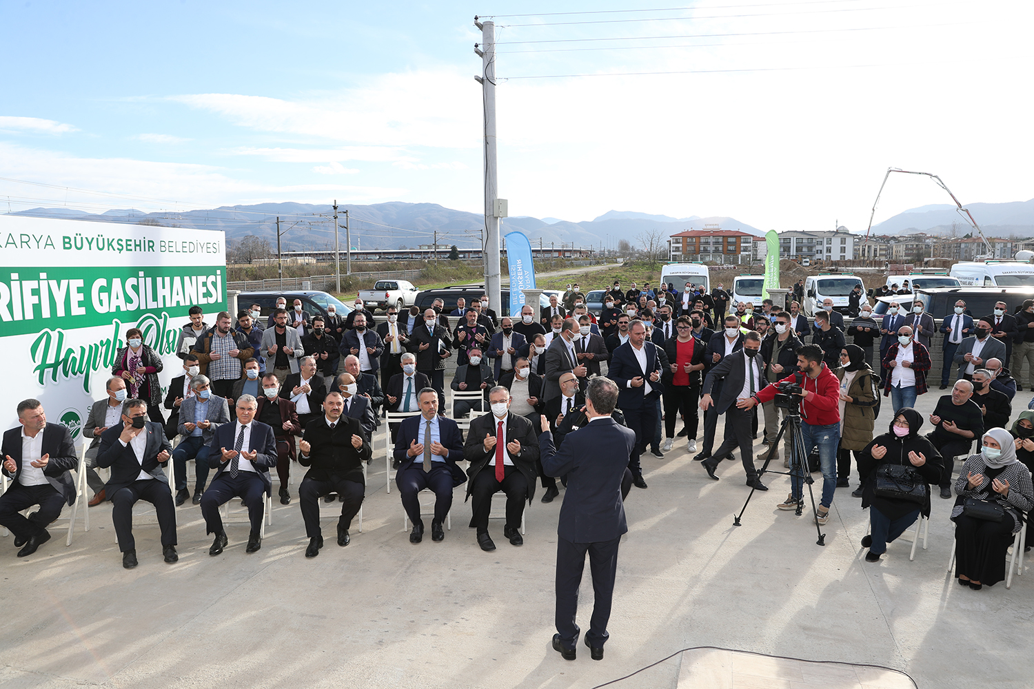 “Arifiye’nin yeni duble yolu ve gasilhane hayırlı olsun”