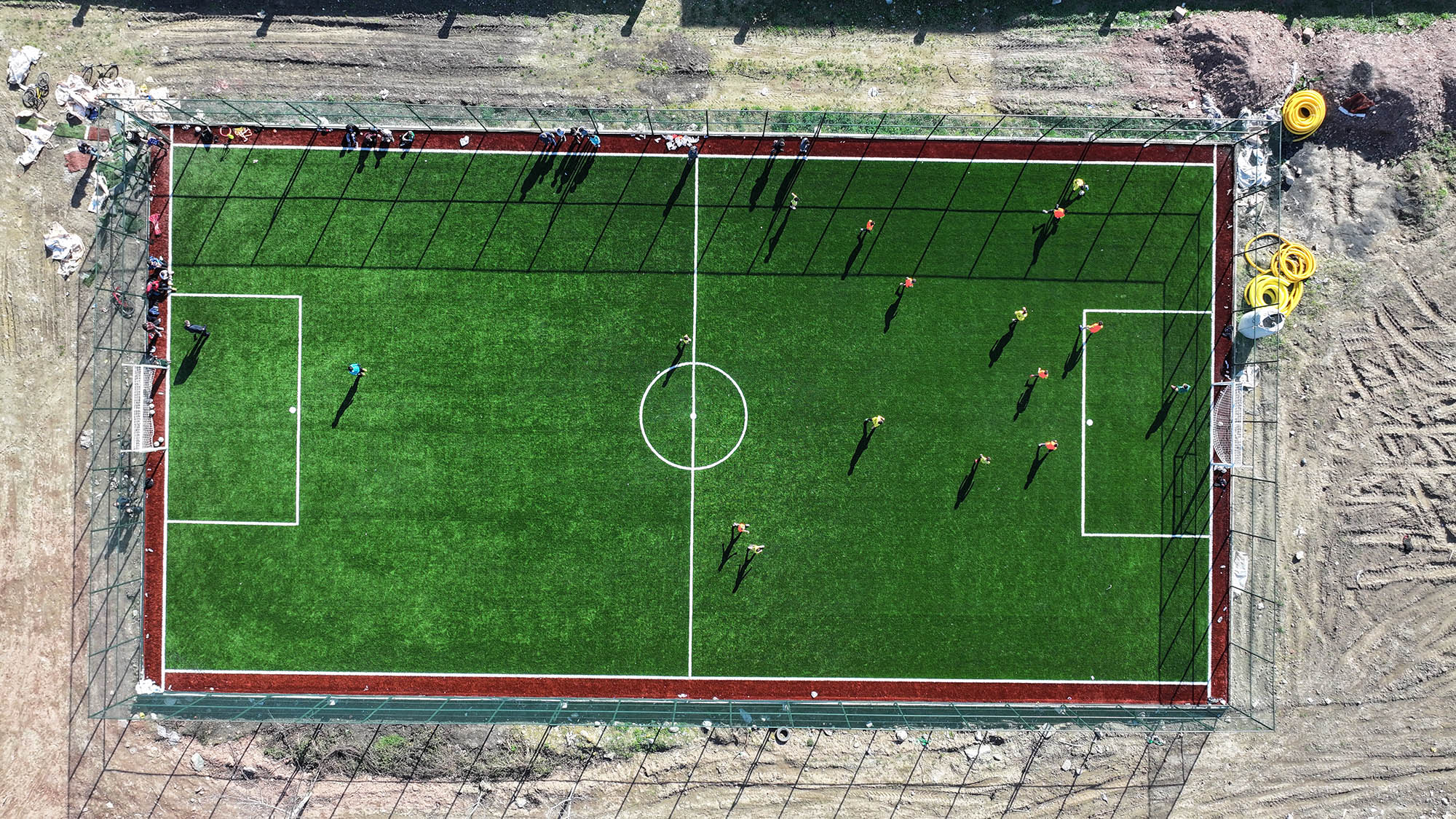 Futbol, basketbol, voleybol sahası Hanlıköy’de çocukların göz bebeği oldu