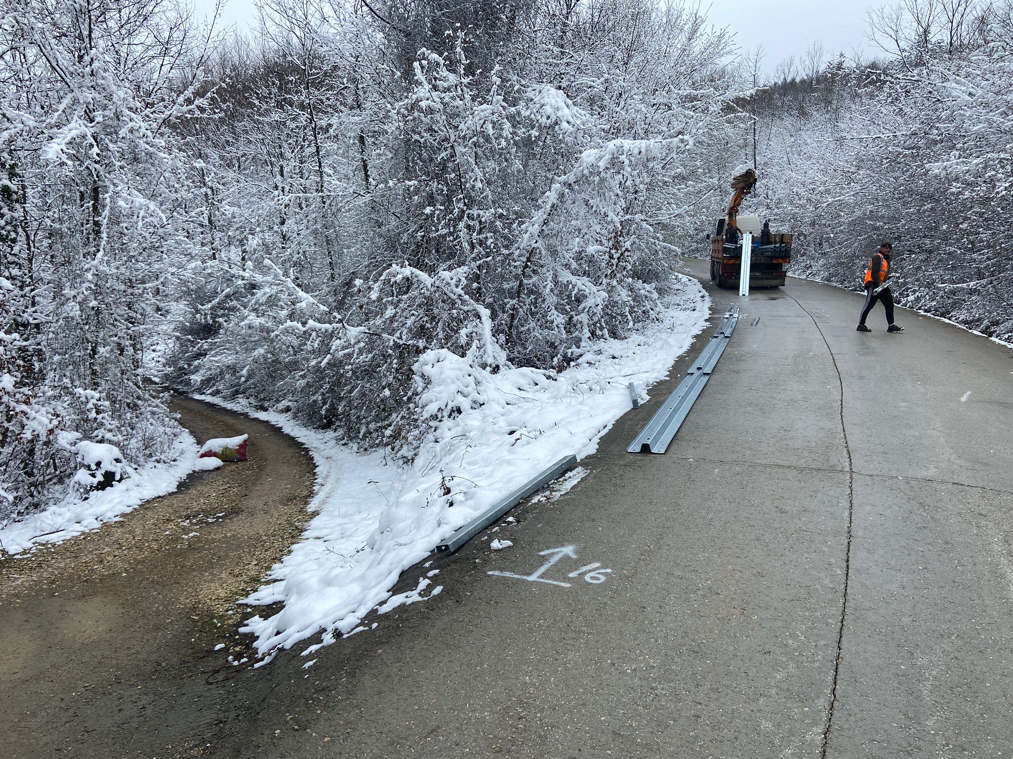 Büyükşehir’den can kaybını önlemek için kar-kış demiyor