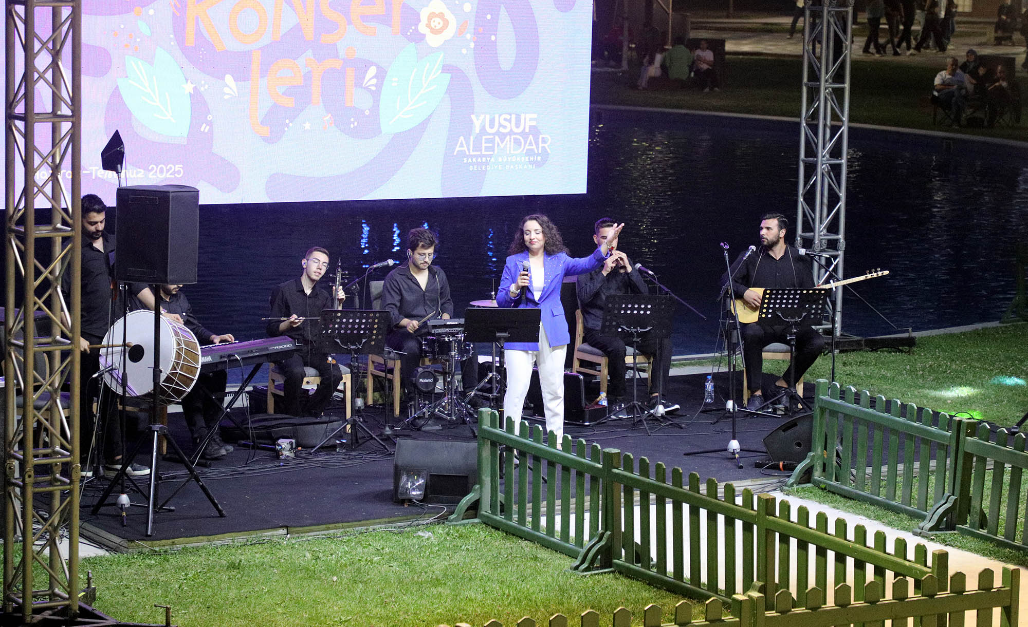 Büyükşehir’in yaz konserleri Millet Bahçesi’nde festival havasına dönüştü: Elif Kayacan’dan unutulmaz performans