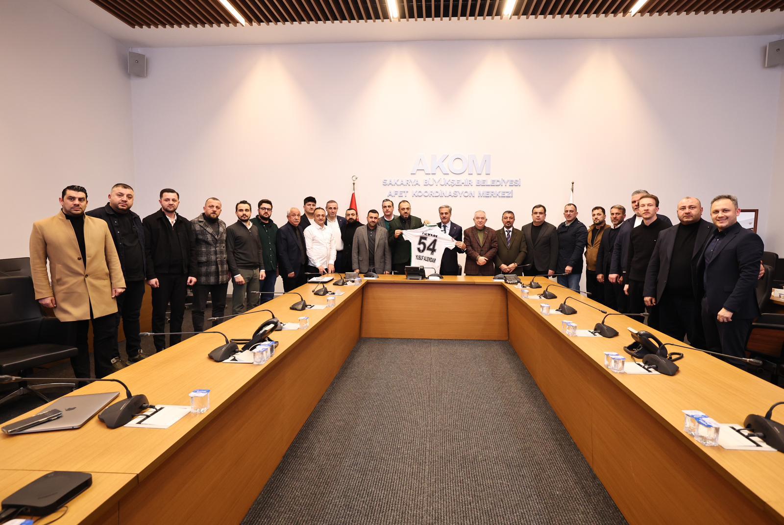 Yusuf Alemdar, Sakaryaspor’un yeni yönetimine başarılar diledi: “Bu şehir takımına sahip çıkar”