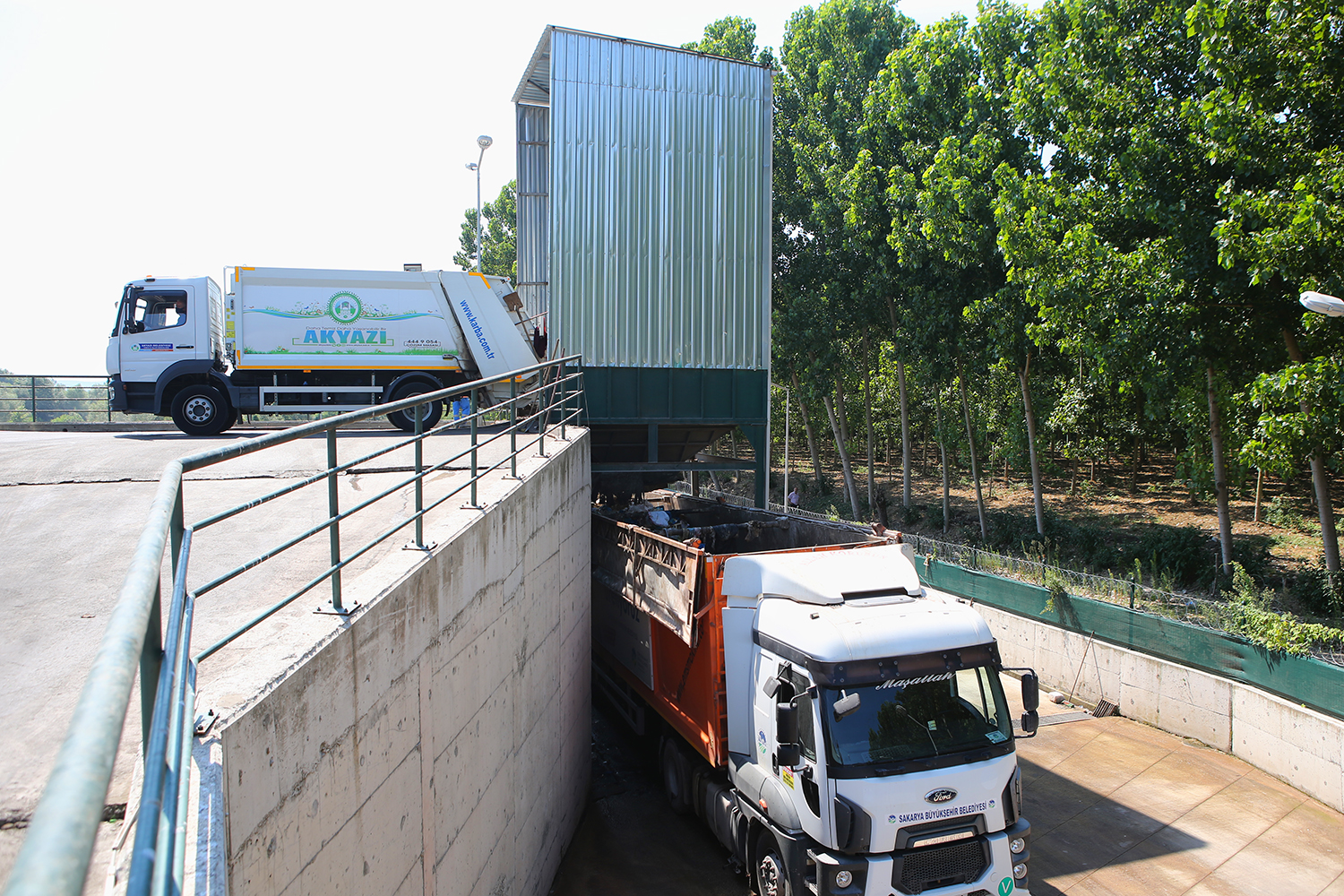 Büyükşehir çöpten 40 bin kişinin elektriğini üretti