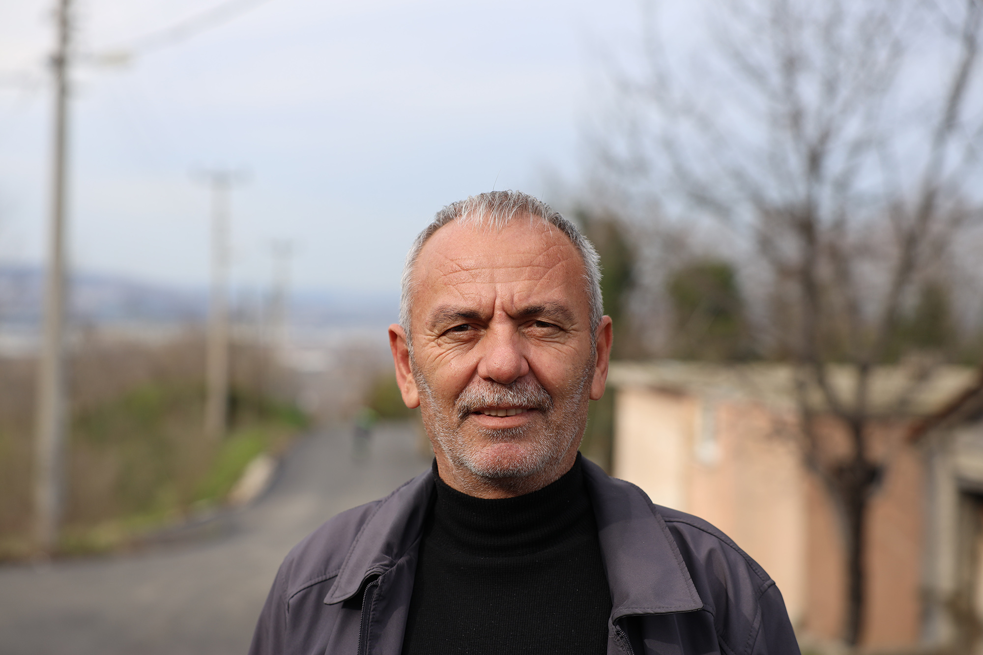 Erenler Tepe Mahallesi sakinlerinden Büyükşehir’e asfalt teşekkürü