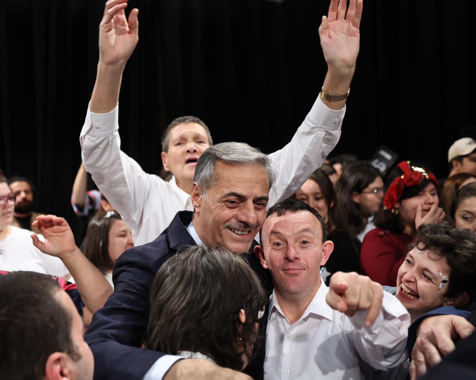 “Bugün sevgi ve dayanışmayı hatırlama, engelleri birlikte aşma günüdür”