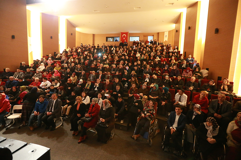 Asıl engel yürekleri nasır tutmuş insanlardadır