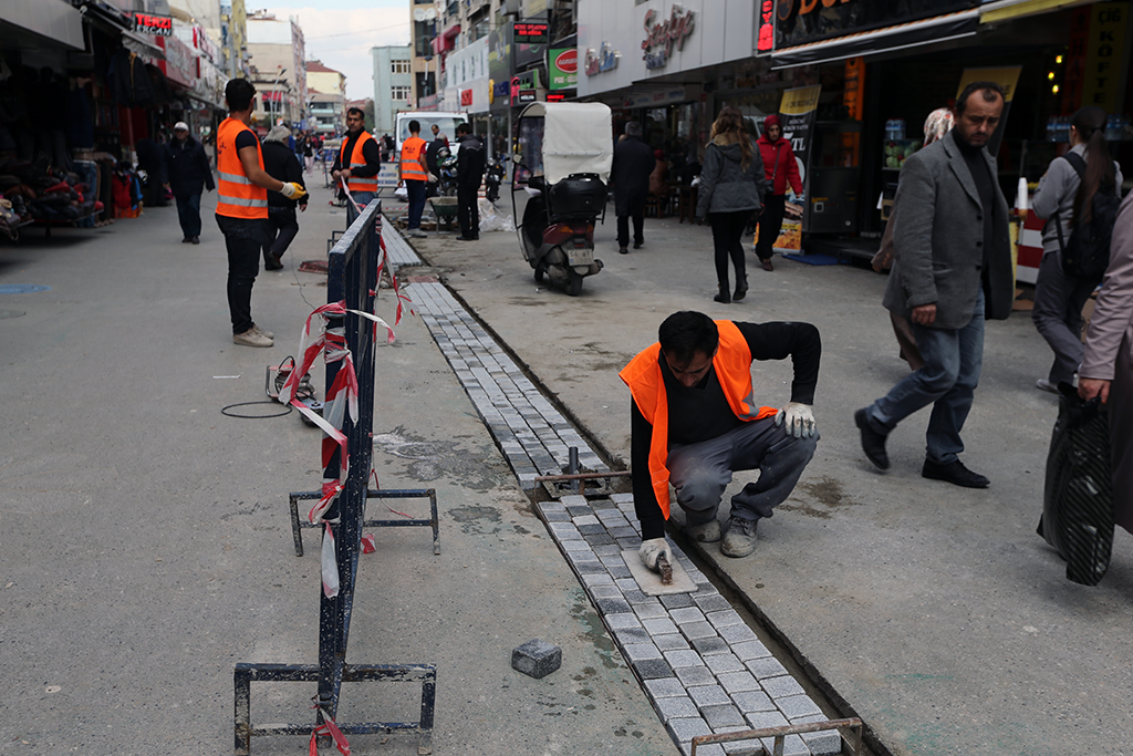 Dar Sokak Yenileniyor