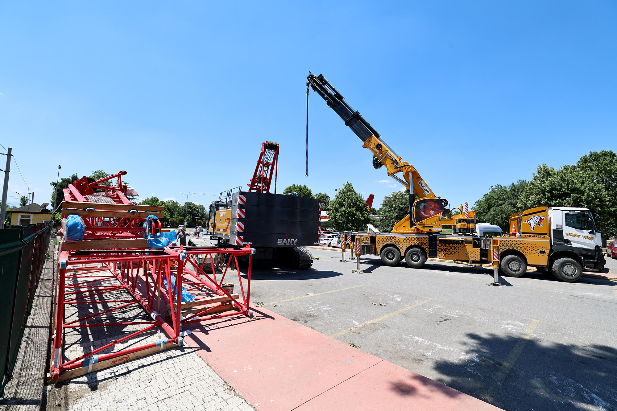 Sakarya’da tarihi gün: Dev vinçlerin kurulumu başladı 