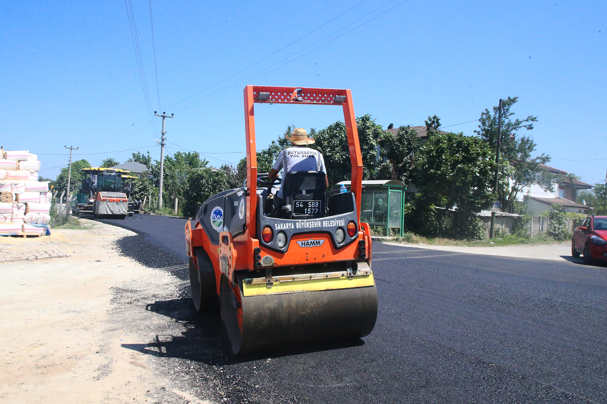 Sakarya’nın caddeleri Büyükşehir’le yenileniyor