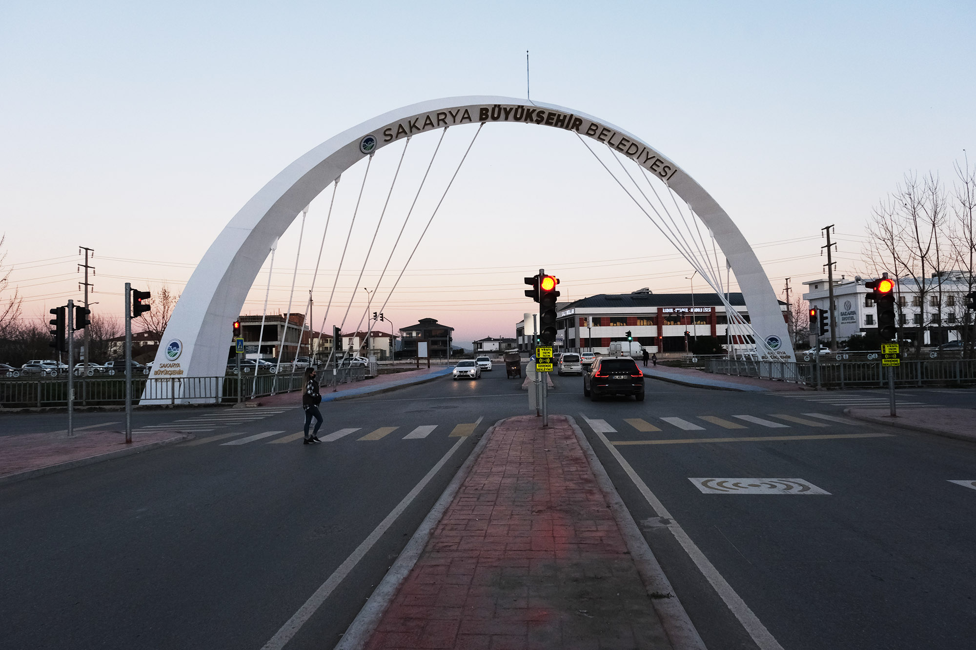 Yazlık’ı rahatlatan cadde ve köprü için görkemli açılış