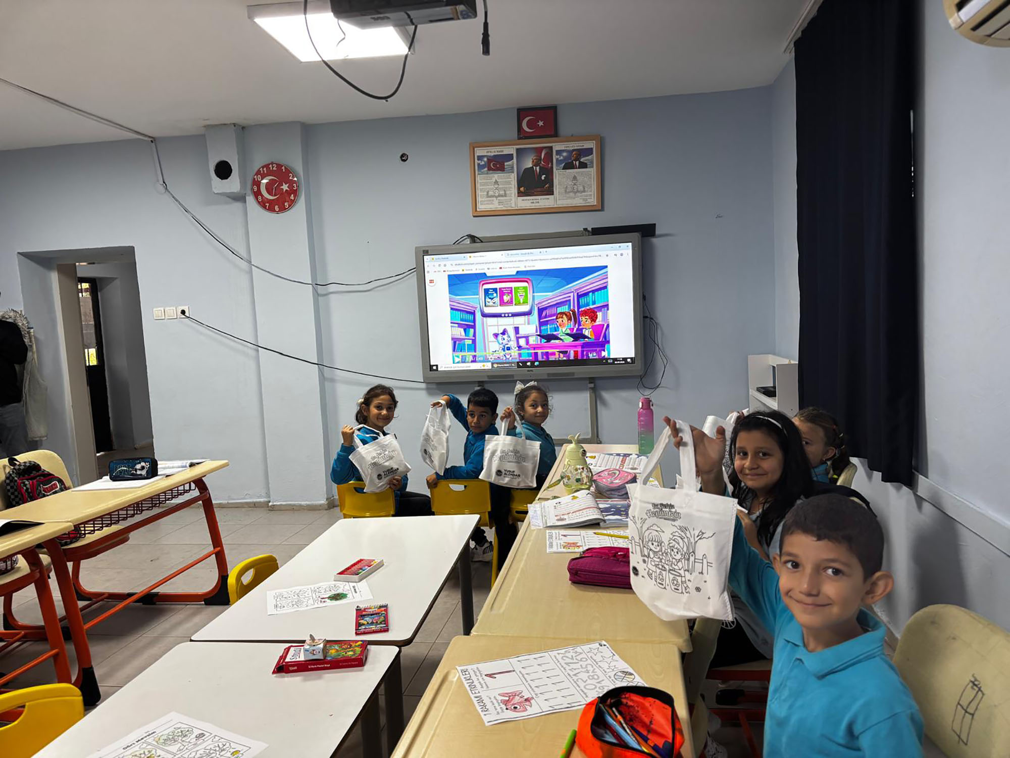 Büyükşehir kırsaldaki öğrencilerin okul heyecanına ortak oldu