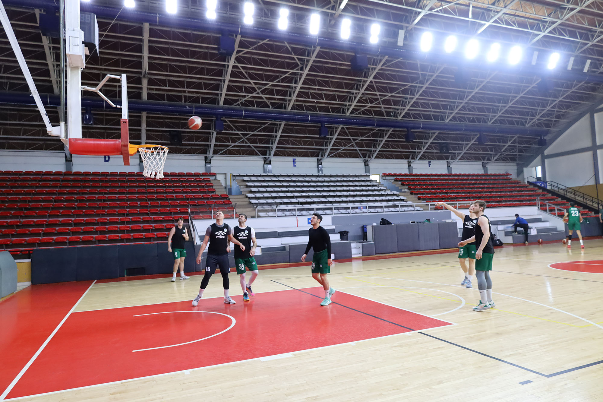 Büyükşehir Basket kritik virajda Akhisar’a gidiyor: “İnanıyoruz ve galibiyet bizim olacak”