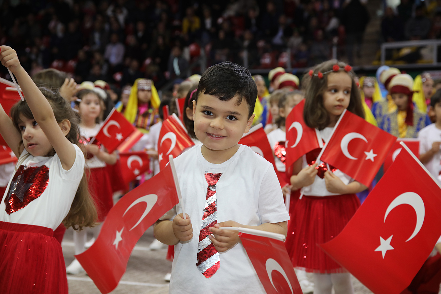 “Geleceğimiz olan çocuklar için çok çalışacağız”