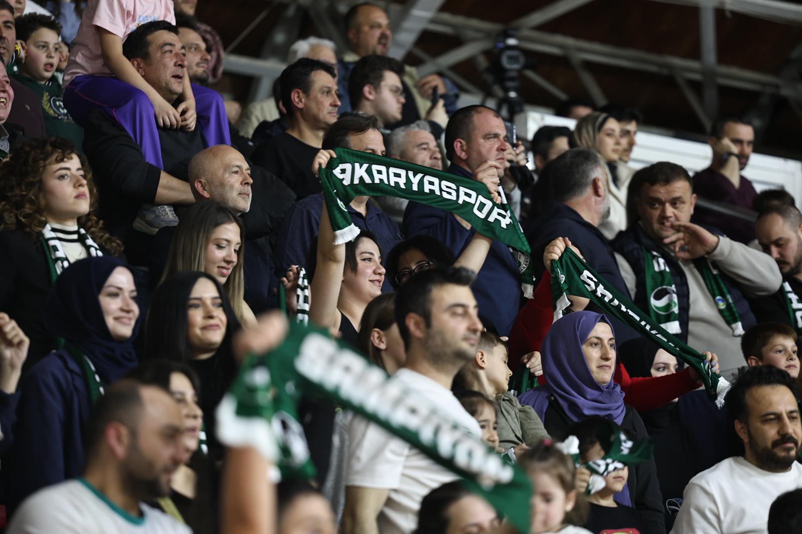 Büyükşehir Play-Off’a galibiyetle başladı: 87-81