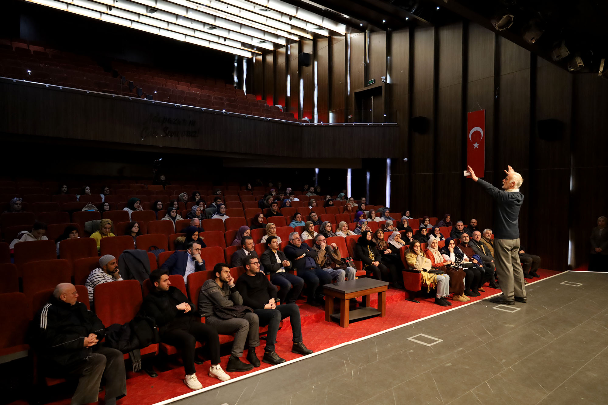 “Hz. Mevlâna’yı ve tasavvufu anlamak kalbi cilalamaktan geçer”