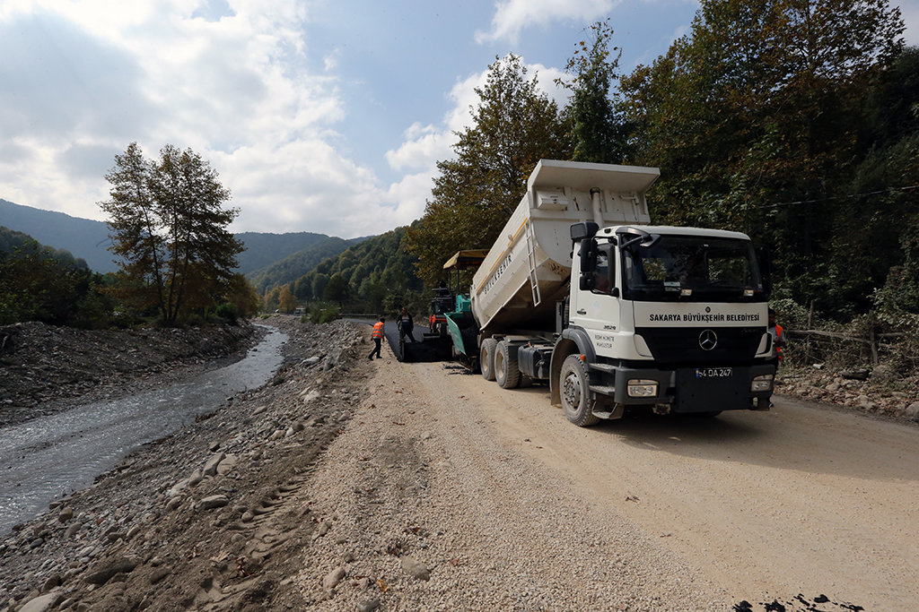 Karapürçek Kanlıçay Yolu Asfaltlanıyor