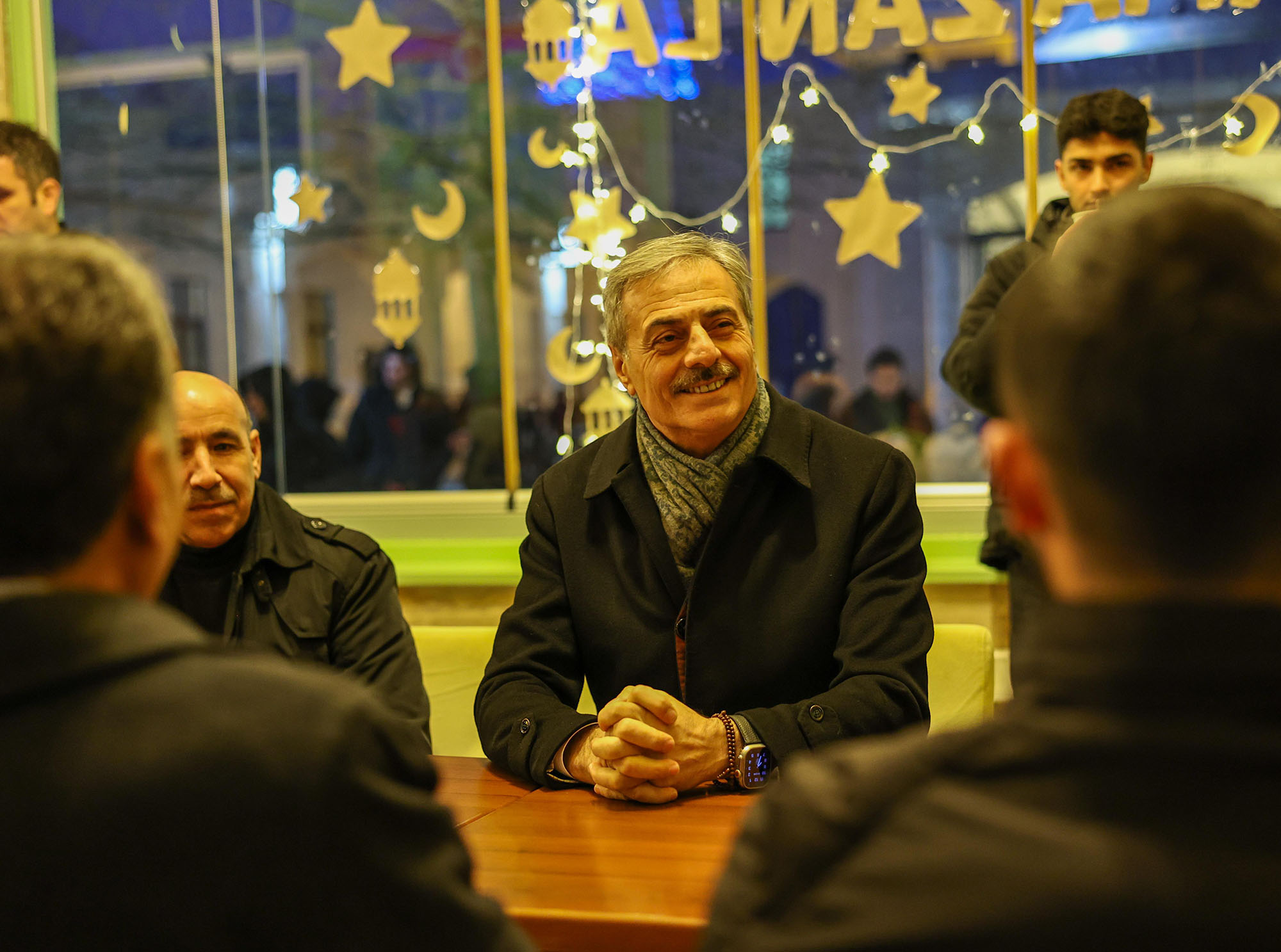 Başkan Yusuf Alemdar, iftarını gençlerle birlikte açtı: “Her zaman yanınızdayız”