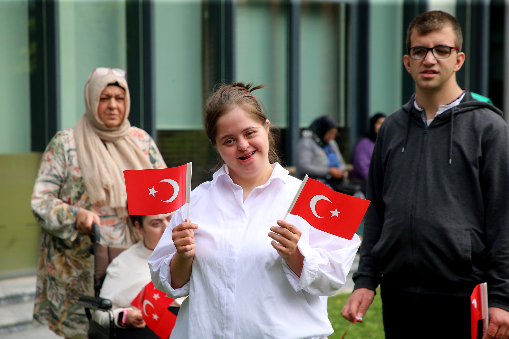 Büyükşehir SGM’den harika gösteri: “Cumhuriyet 100 yaşında!”