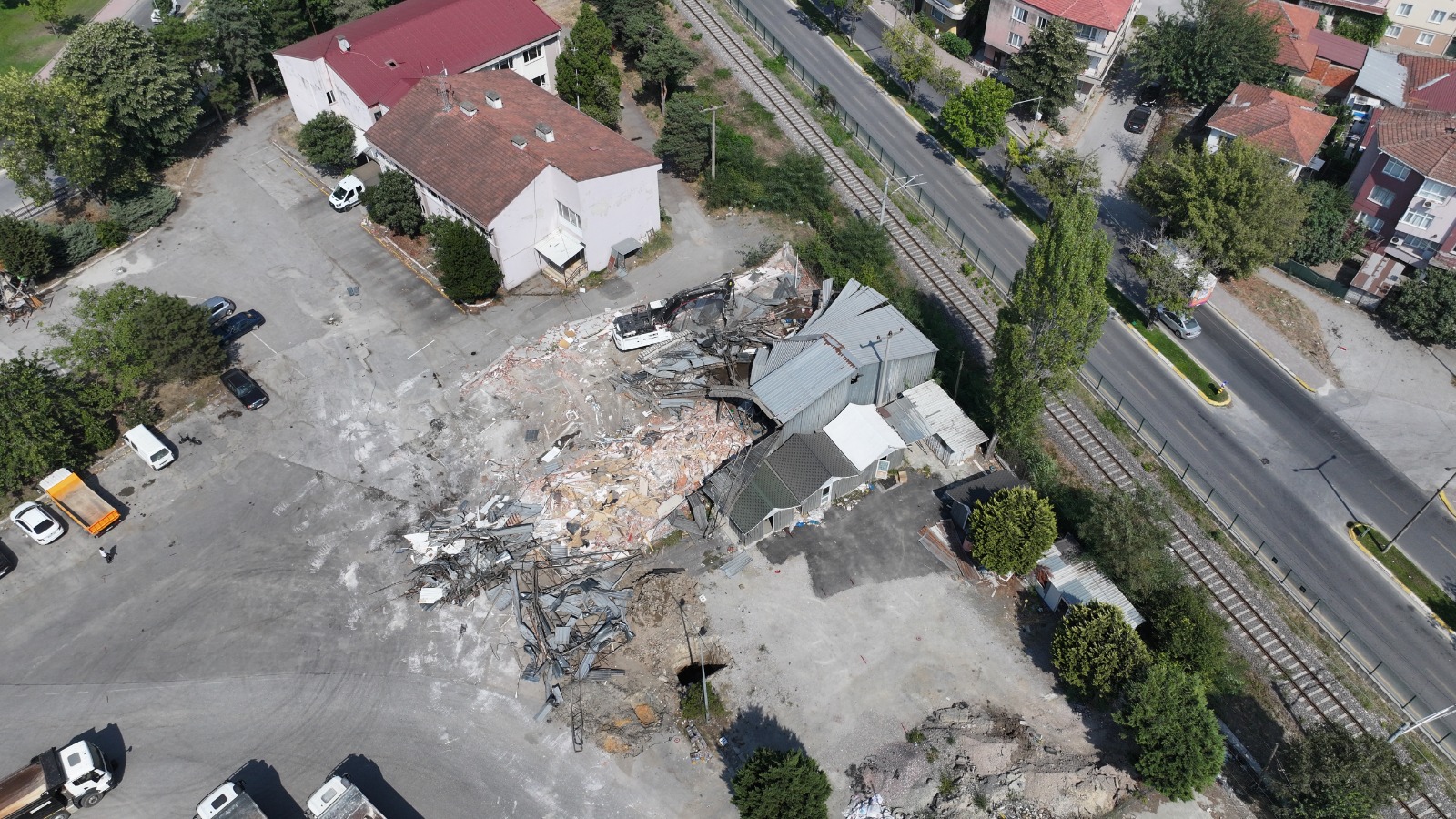 Büyükşehir adımları peş peşe atıyor: “Sakarya’mıza yakışır hizmet binası için çalışmalar başladı”