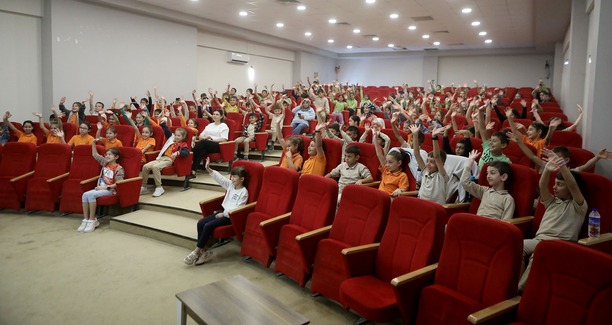 ‘Karagöz Göklerde’ binlerce öğrenciyle buluşuyor