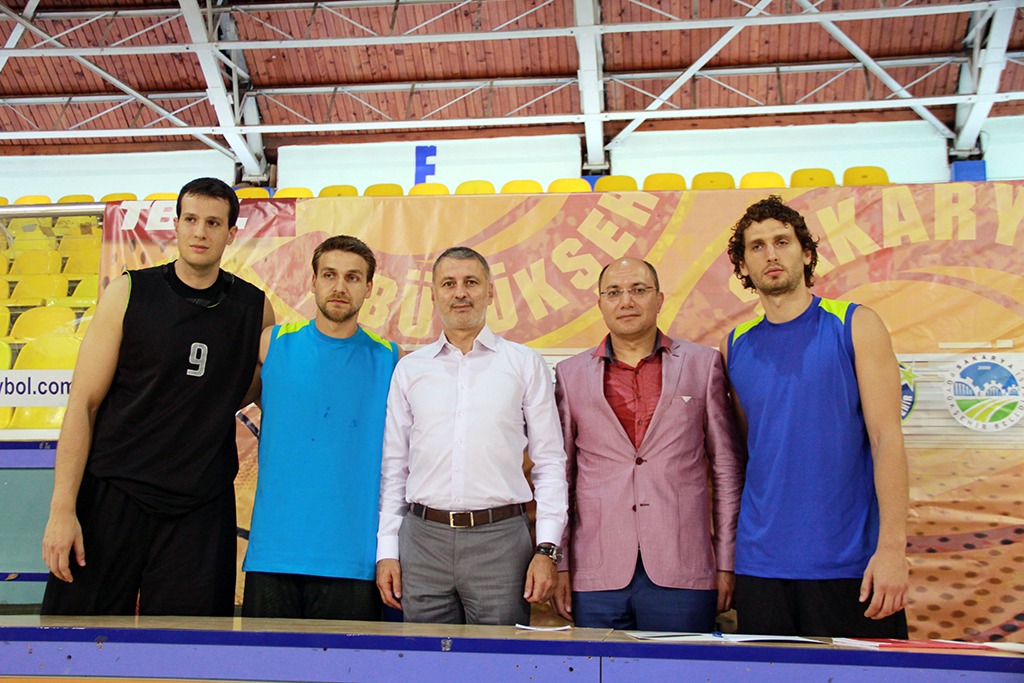 Dev Adamlardan İlk Adım