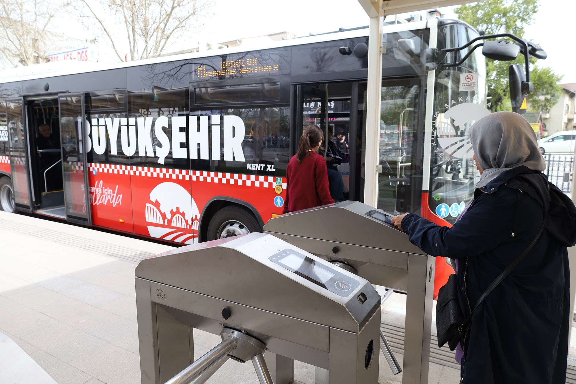 Büyükşehir aktarma ve ‘iki sefer, tek ücret’ sistemiyle bütçelere büyük katkı sundu