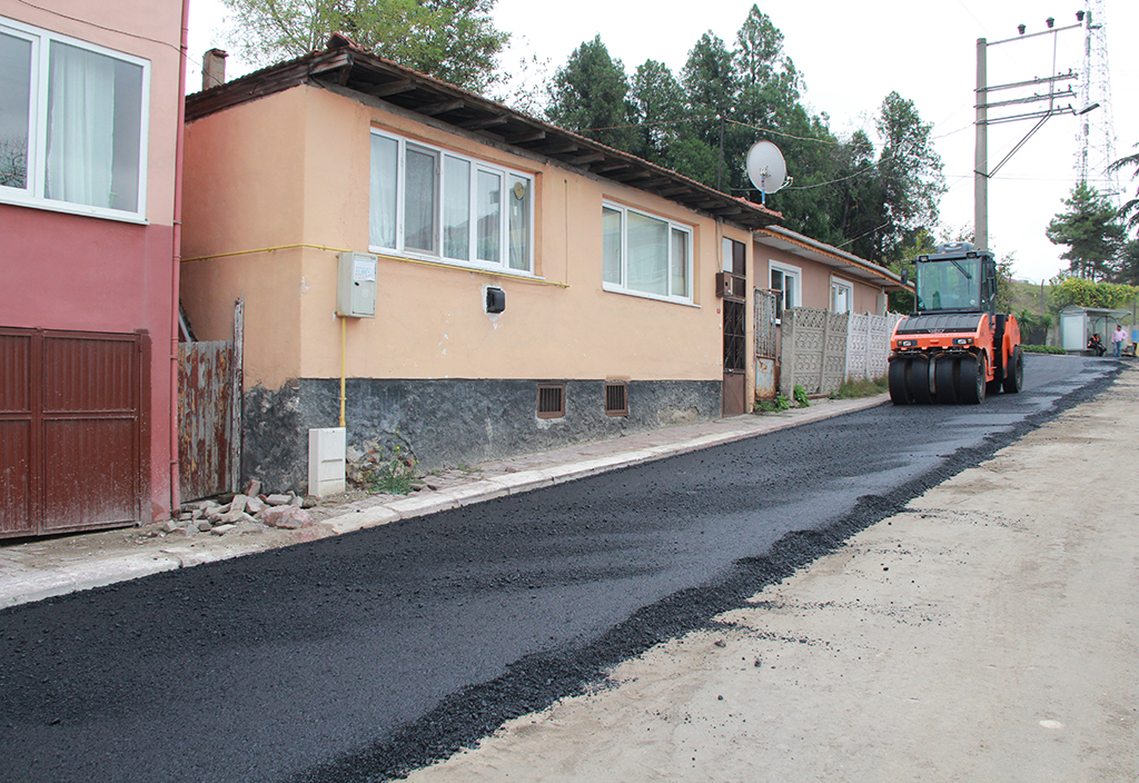 Maltepe Caddesi Asfaltlanıyor