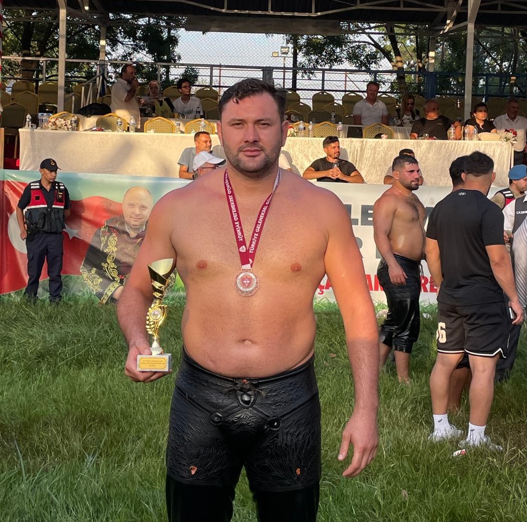 Büyükşehir sporcularından üç ayrı branşta büyük başarı