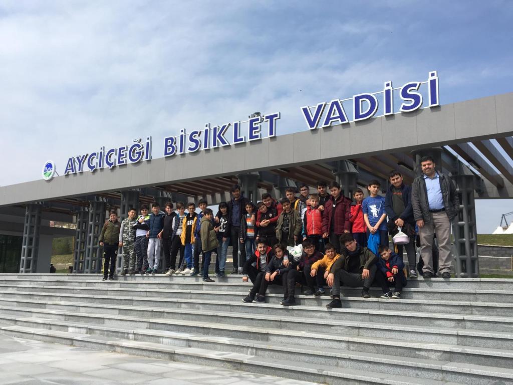 Genç sürücüler Ayçiçeği Bisiklet Vadisi’nde