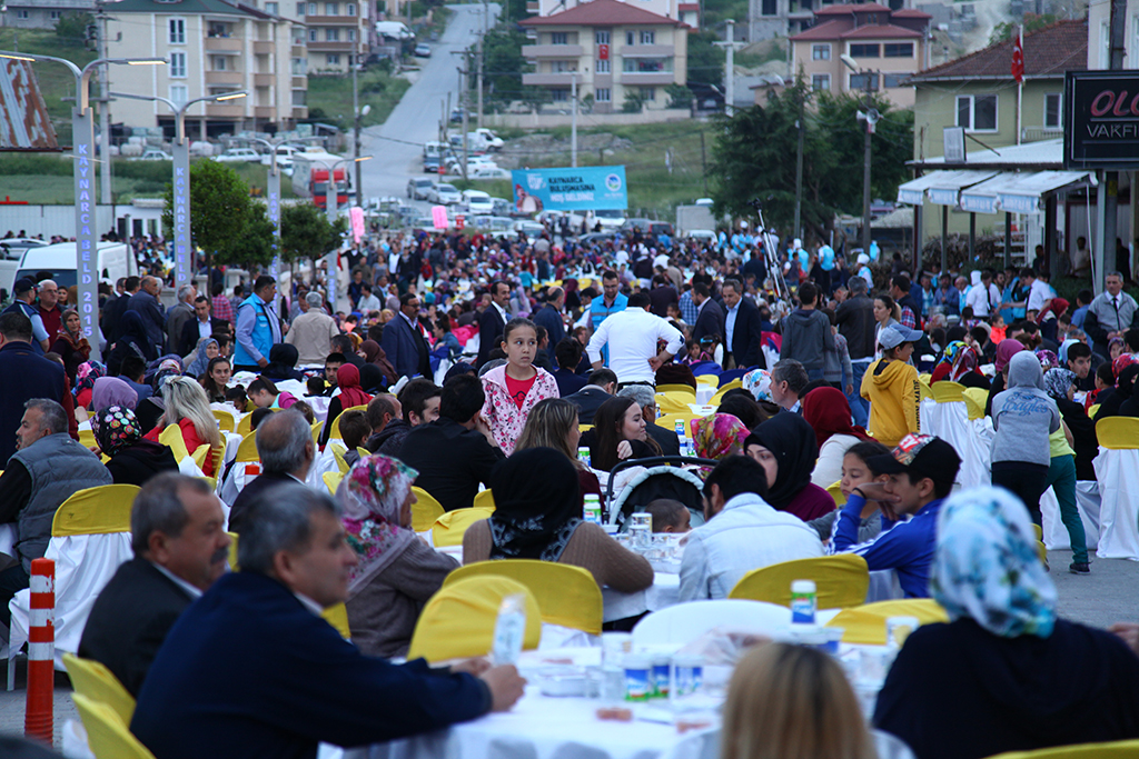 Gönül sofralarının ilki Kaynarca’da kuruldu