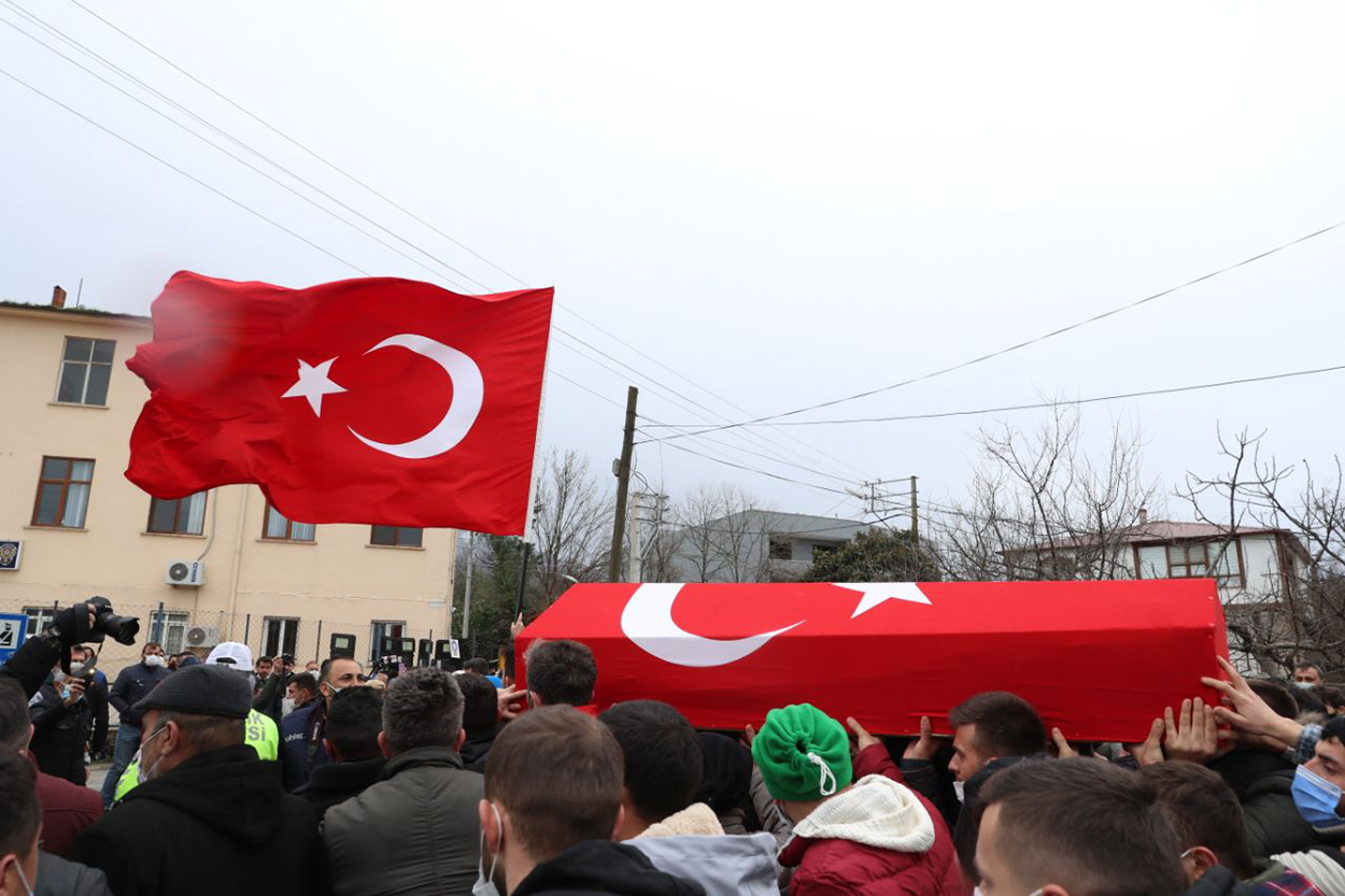 Sakarya şehidini son yolculuğuna uğurladı