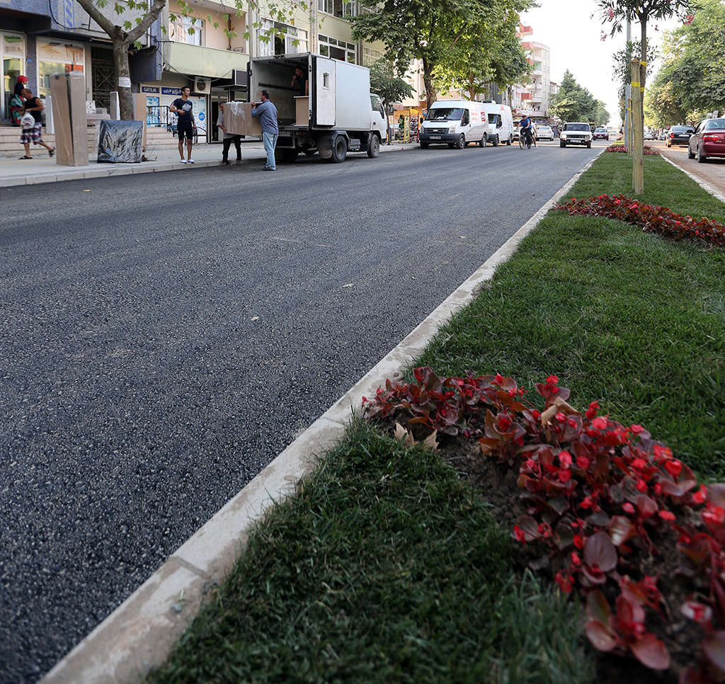 Plaj Caddesi Asfaltlanıyor