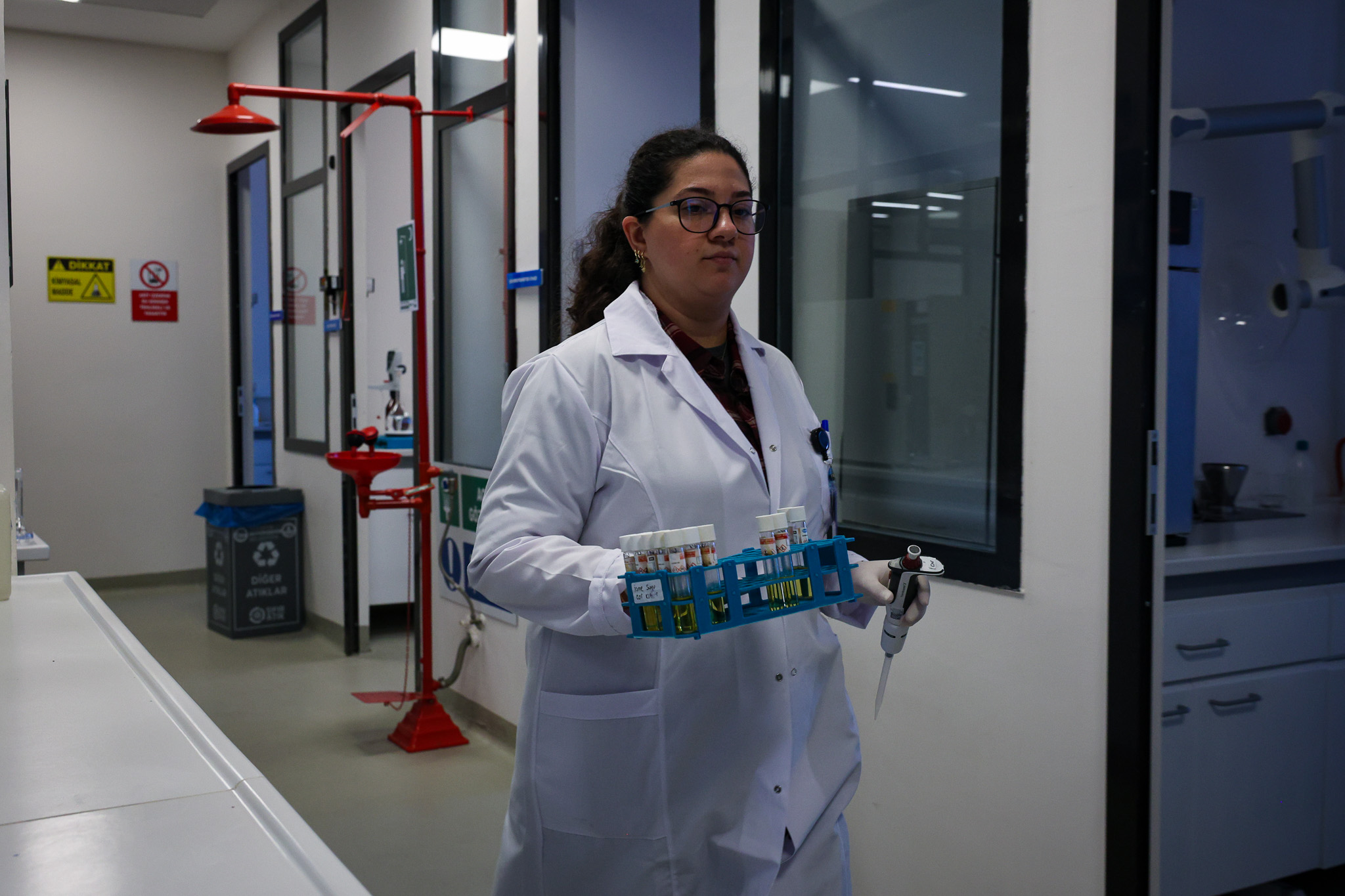 Odağı insan sağlığı olan tesiste içme suyu 226 farklı parametrede kontrol ediliyor