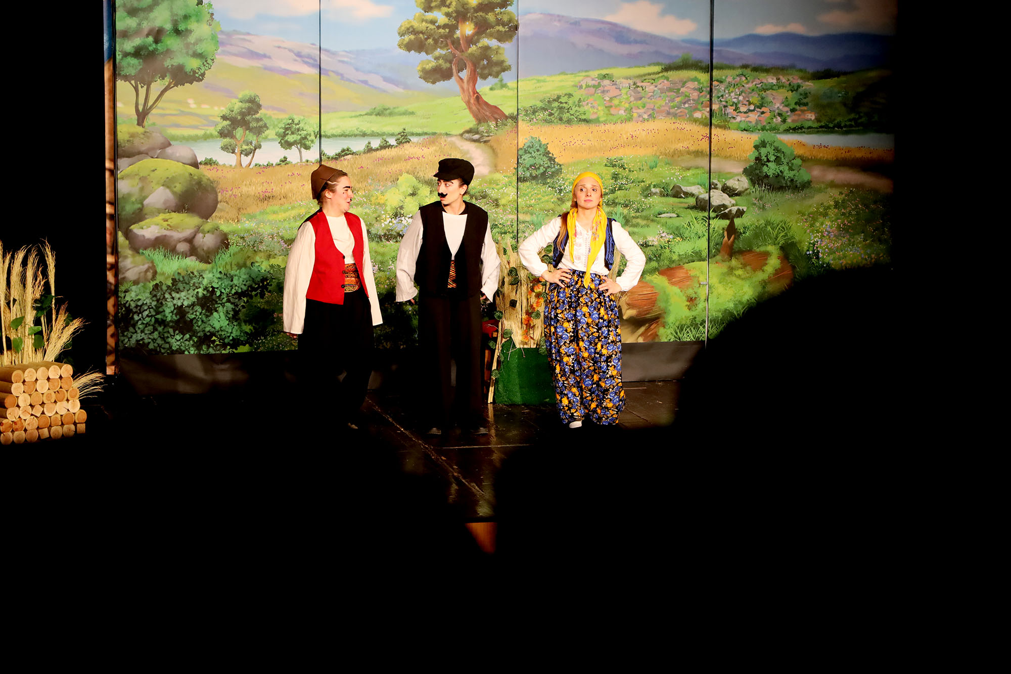 “Zoraki Takip” AKM’de kahkahalarla geçti