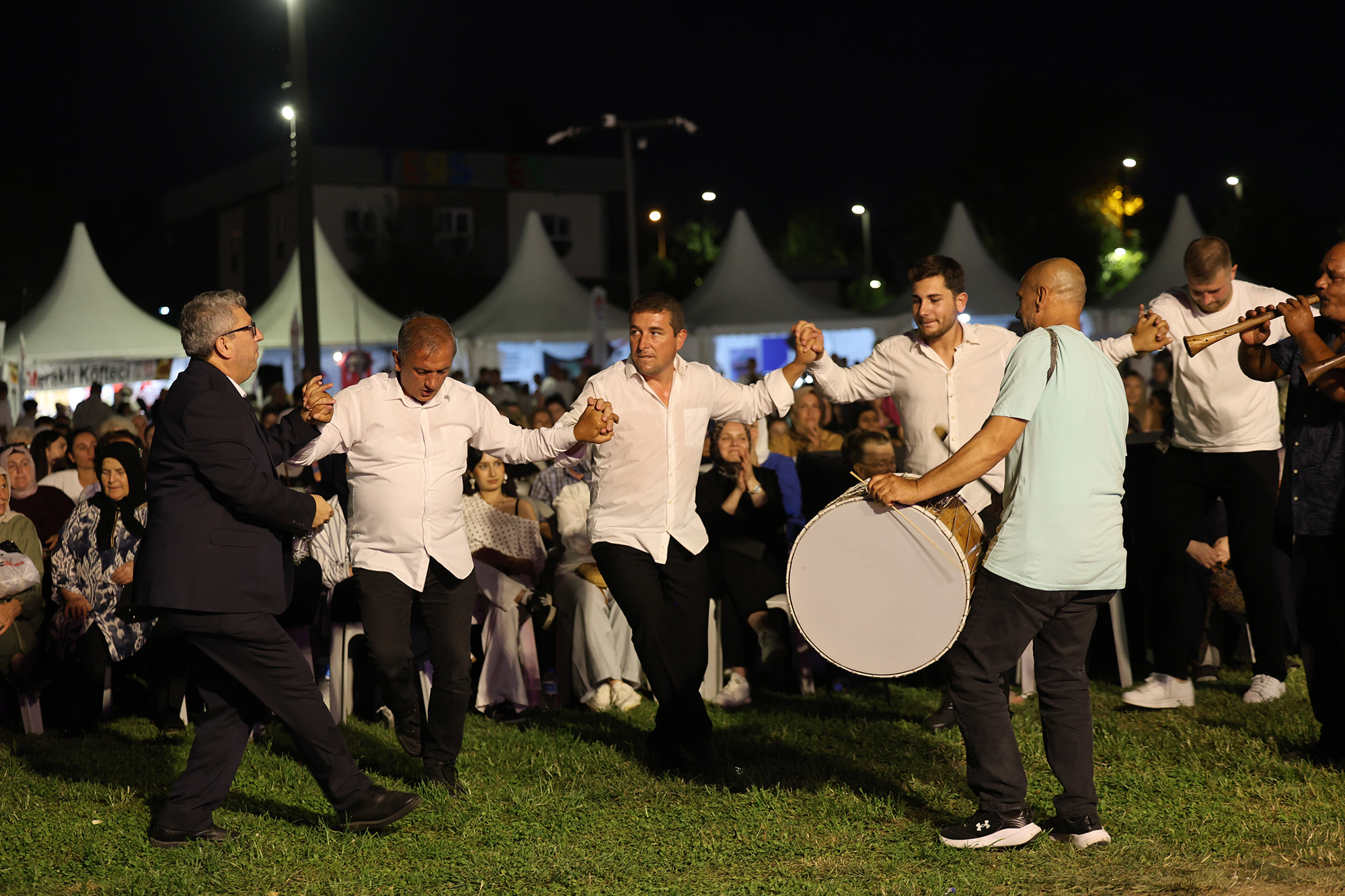 Sakarya’da şölene dönüşen Rumeli-Balkan rüzgârı: Coşku Millet Bahçesi’ne sığmadı