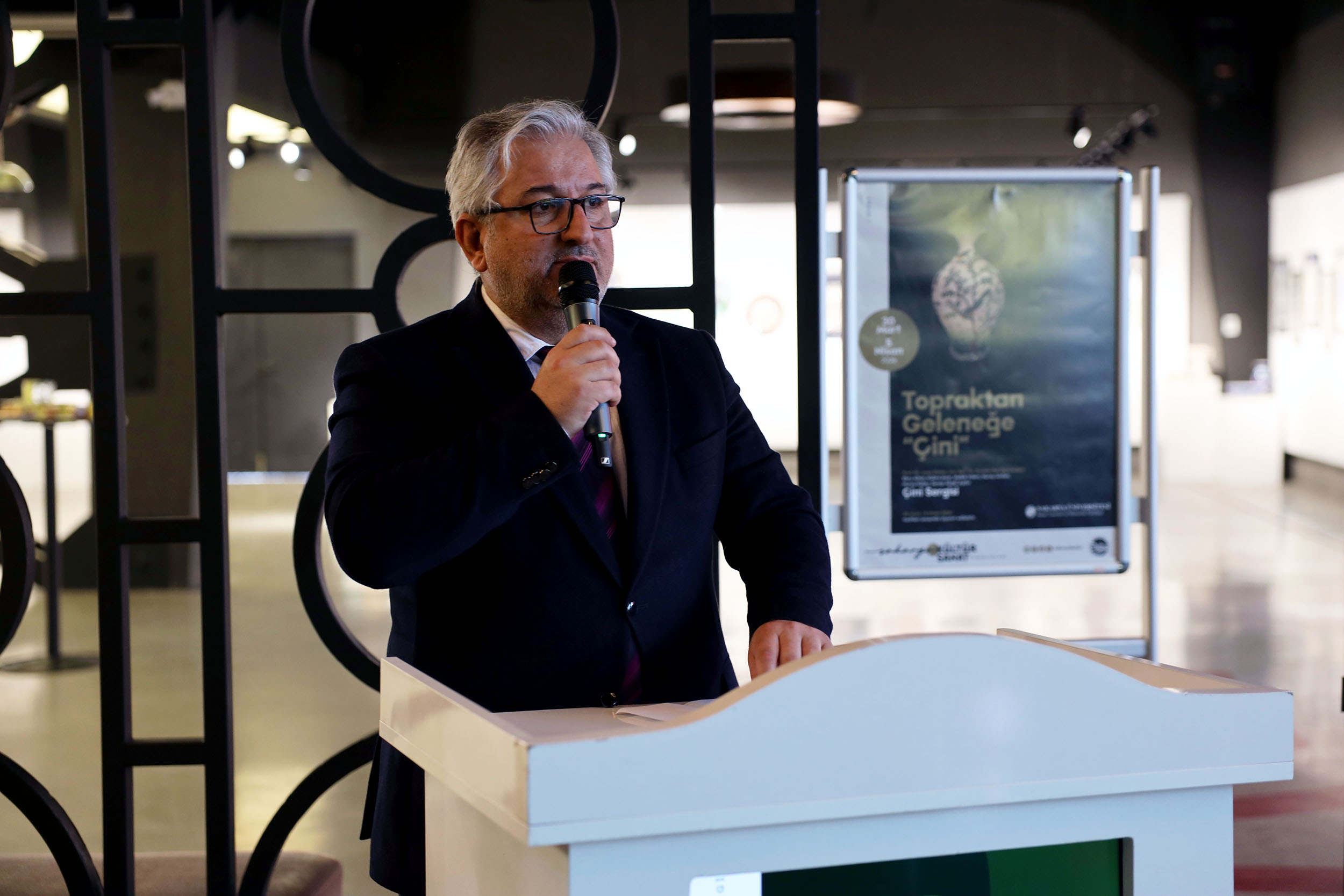 Genç sanatçıların hazırladığı “Topraktan Geleneğe Çini” sergisi OSM’de açıldı