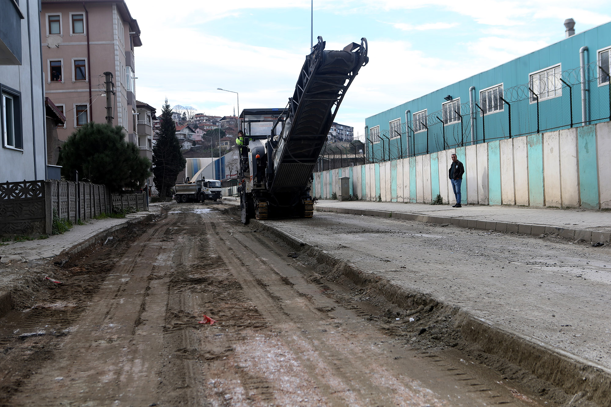 O bölgede altyapı tamam, sıra sıcak asfaltta