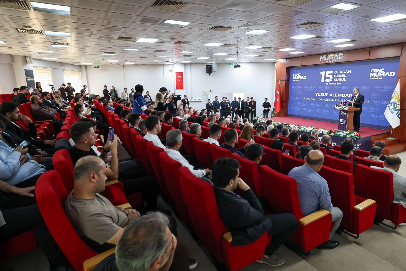 “Gençlerimize düğün salonu desteği sunacağız”