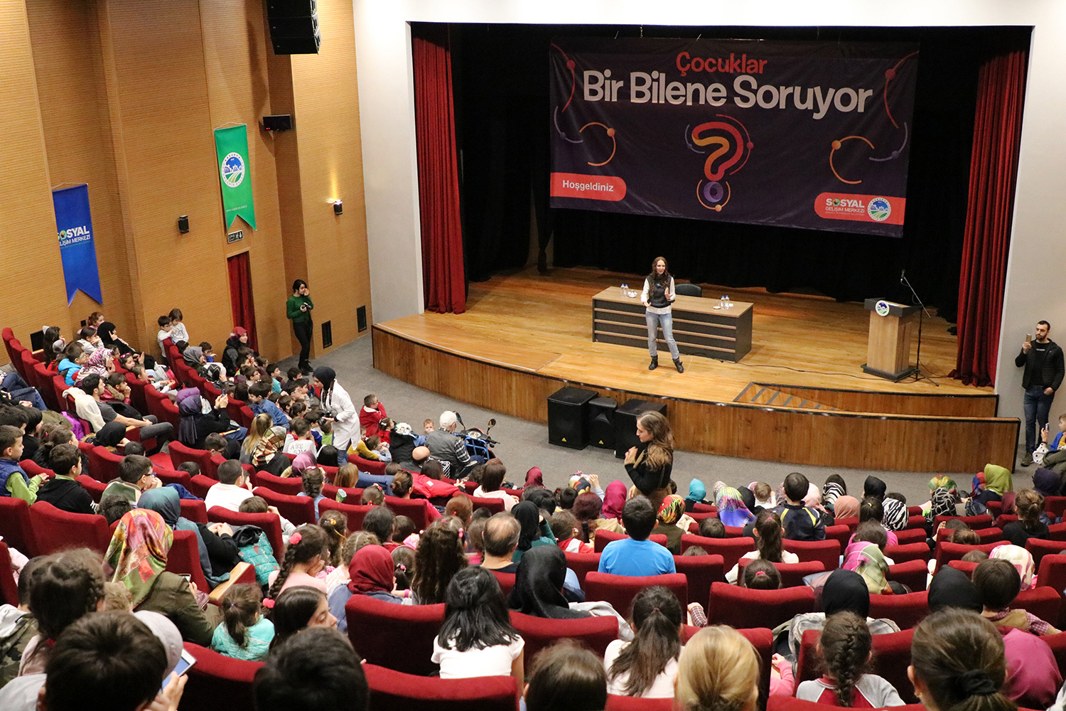 Çocuklar “Düş İşleri Bakanı’na” Sordu