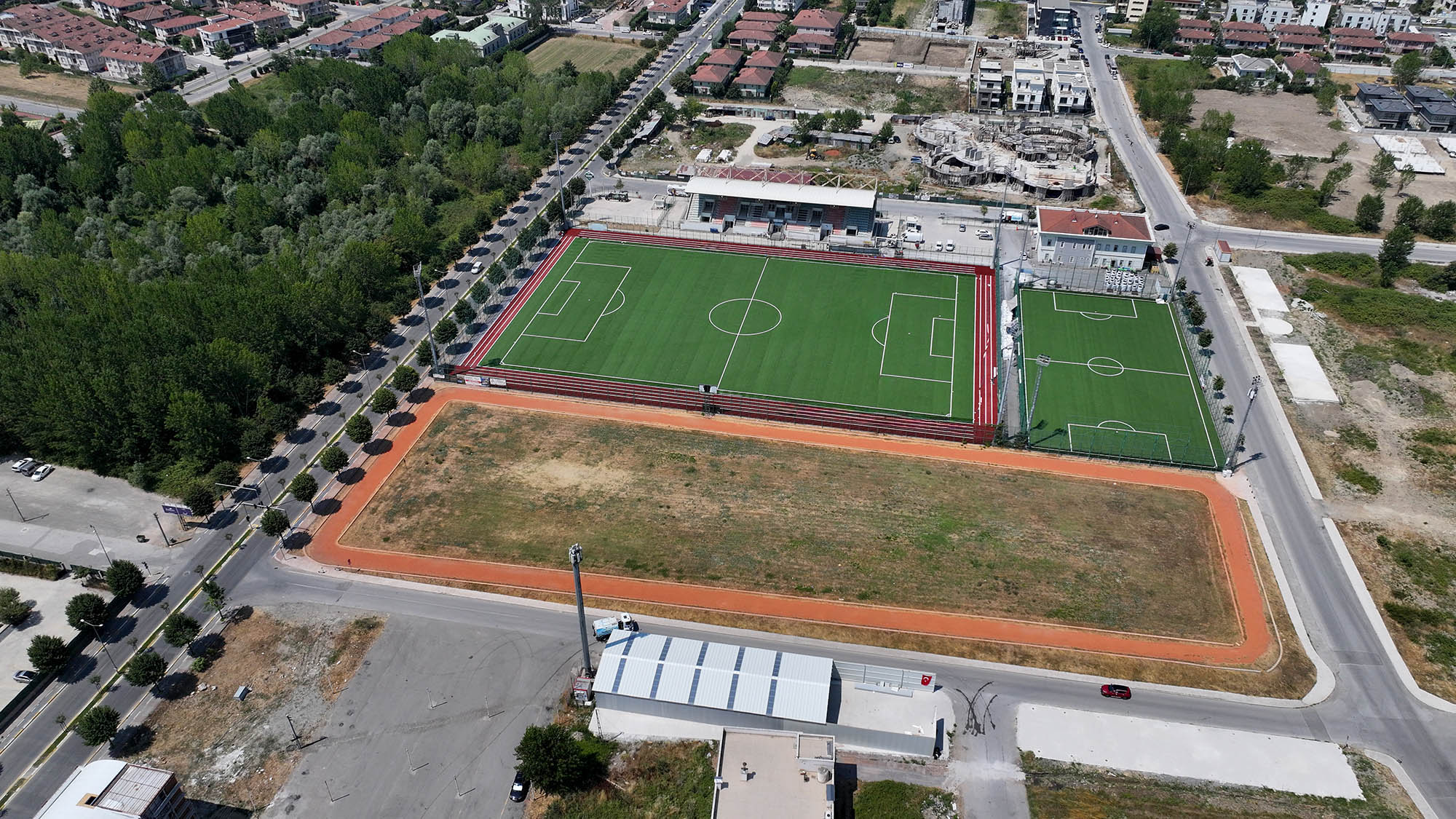 Sakarya’nın futbol üssü Ekrem Karaberberoğlu Altyapı Tesisleri’ne yeni yüz